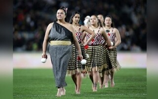 Правительственные политики Новой Зеландии вызывают протесты и напряженность