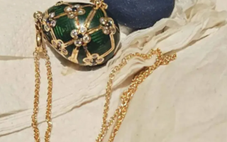 New Zealand Police Recovers Stolen Necklace After It Is Passed by Suspect